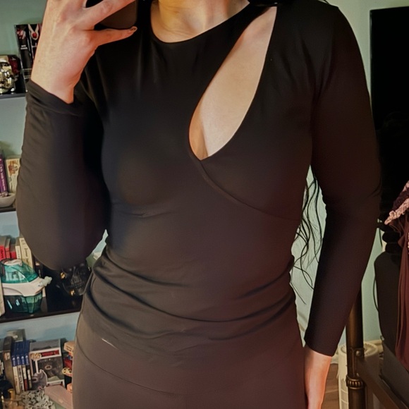 (3 for $30) Guess Long Sleeve Shirt with Cutout - Picture 1 of 3